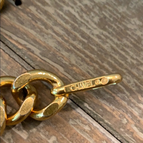 CHANEL VINTAGE Logo Gold Chain Belt Necklace - Picture 2 of 8